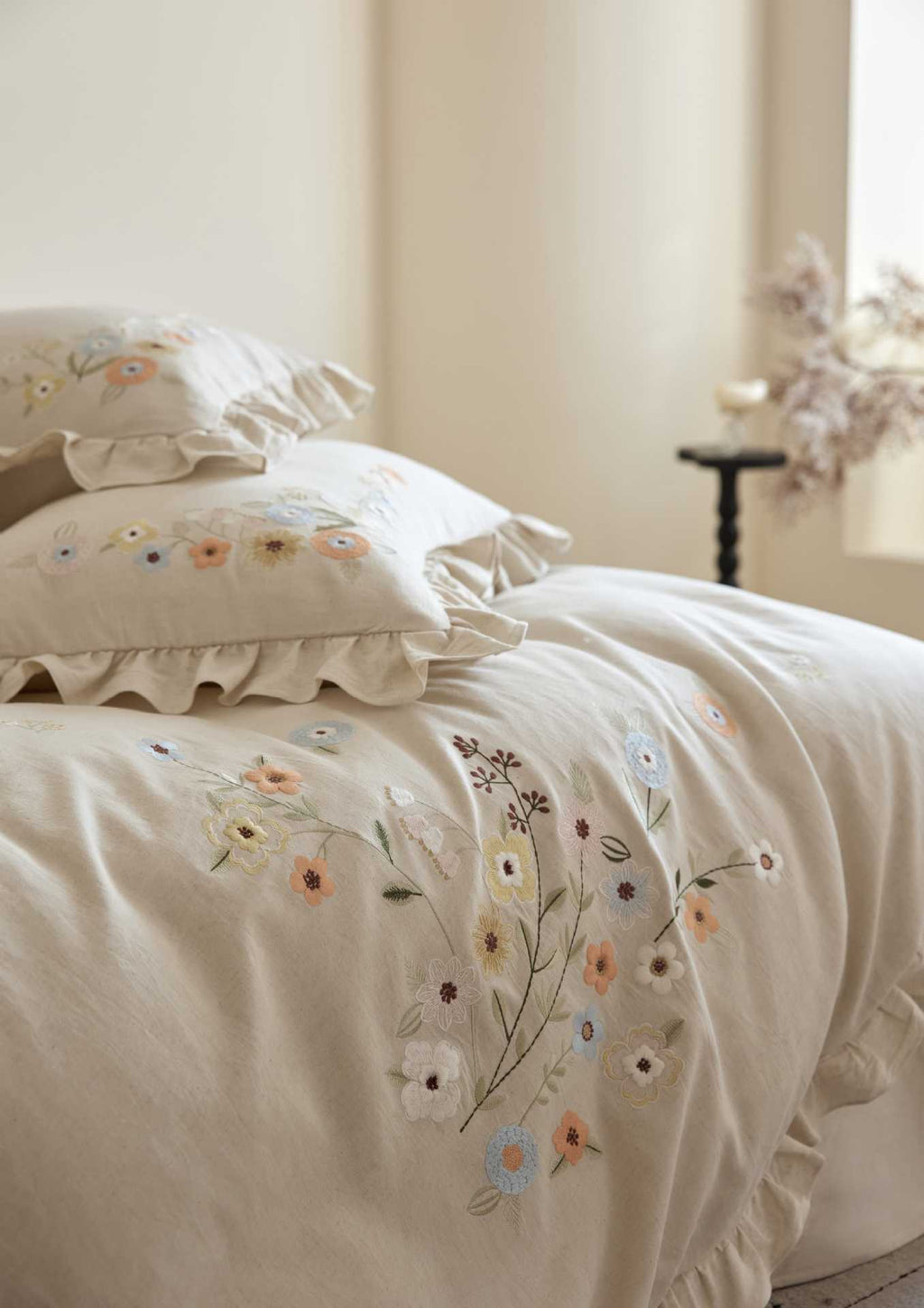 The Secret Garden Sprig | Ruffled & Embroidered Linen Cotton Bed Linen
