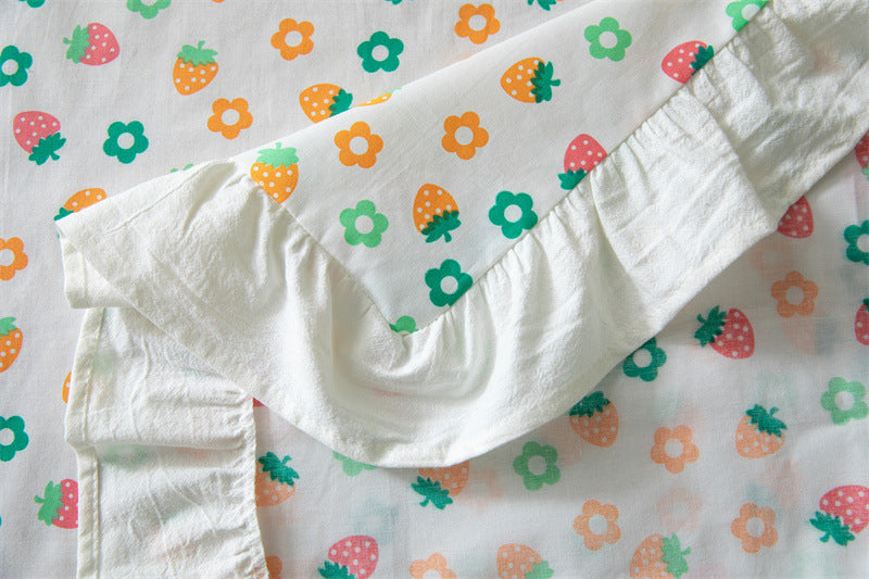 Strawberry Meadow Cotton Tablecloth Berriscent