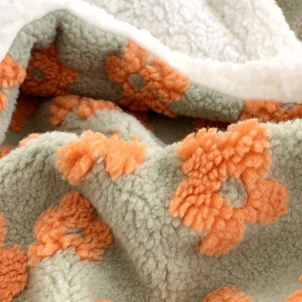 Bouclé Bloom Plush Throw