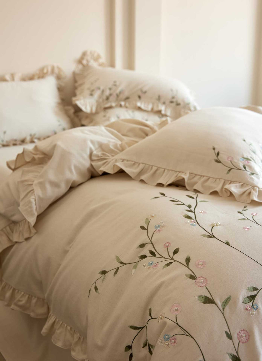 Walled Garden Vine | Ruffled & Embroidered Linen Cotton Bed Linen