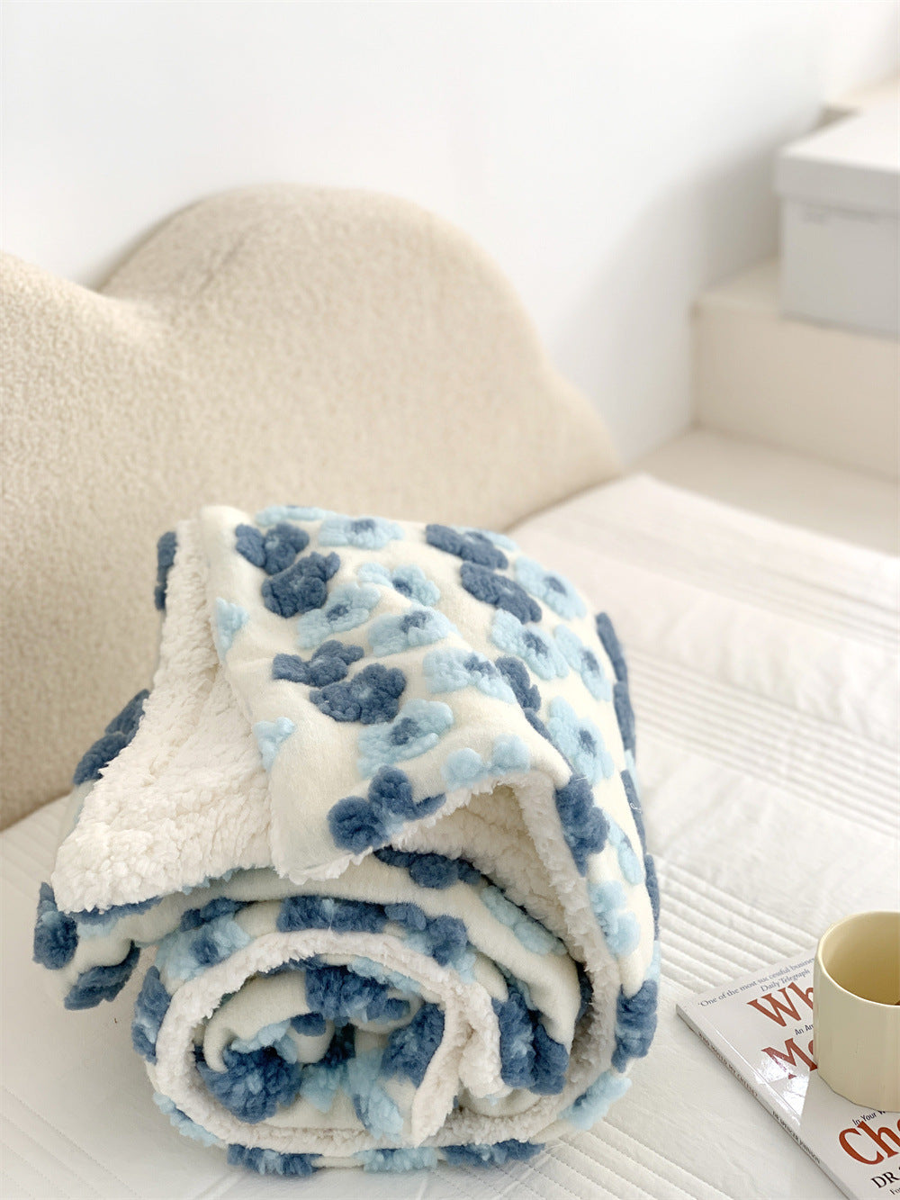 Bouclé Bloom Plush Throw Berriscent