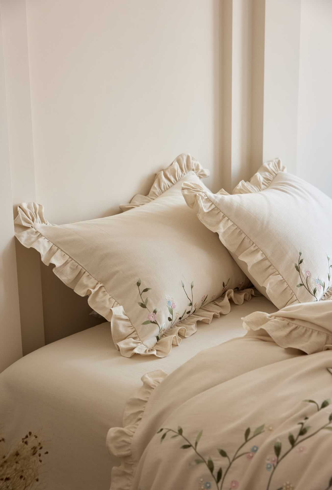 Walled Garden Vine | Ruffled & Embroidered Linen Cotton Bed Linen